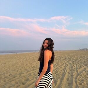 Meet your Posher, Ava